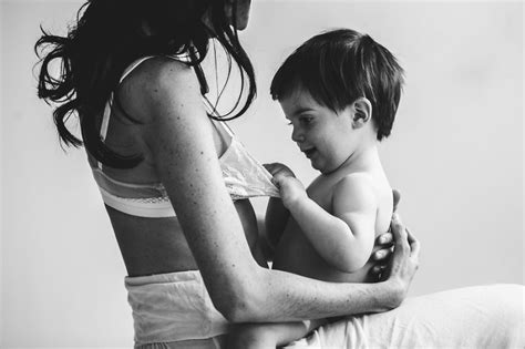 i photograph breastfeeding moms to show that it shouldn t be taboo bored panda