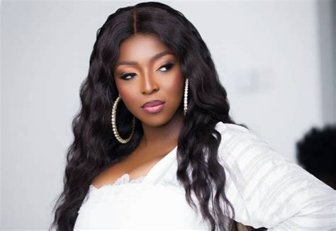 actress yvonne okoro choose to be naked on her new pictures publish