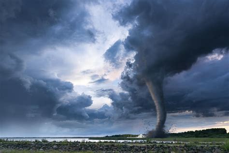 aprils killer tornadoes cost insurers billions  claims aon report