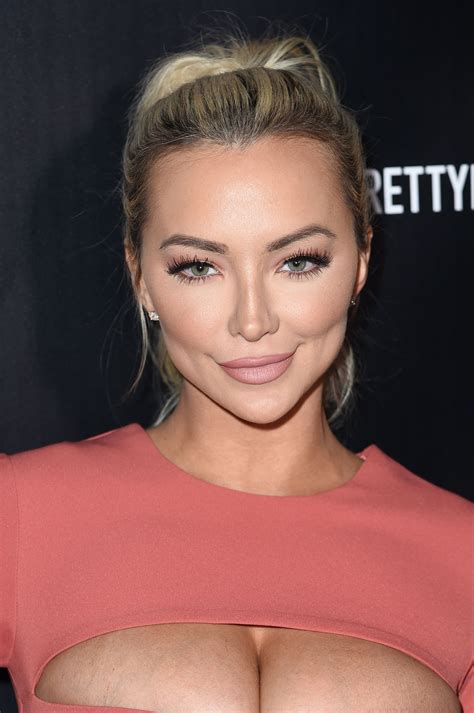 lindsey pelas shows off hr famous big natural tits at the