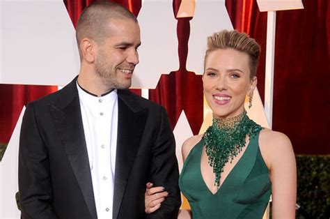 Scarlett Johansson Files For Divorce From Husband Romain