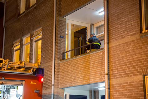 vergeten pannetje op vuur zorgt voor veel rook  appartement  oudenbosch foto adnl
