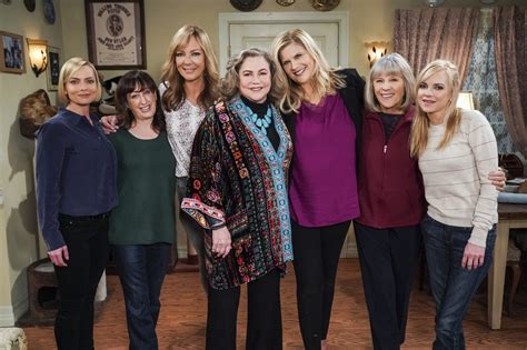 see the great kathleen turner guest starring on cbs mom