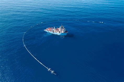 structural issue forces  shaped ocean cleanup system  leave great pacific garbage patch
