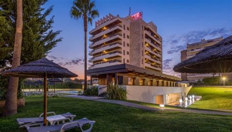 hotels  praia  vau visit portimao