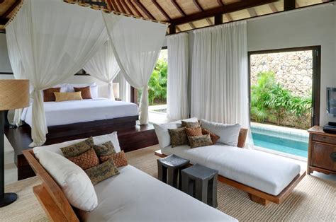 villa pawanas spacious master bedroom  features  private plunge pool semarauluwatu bali