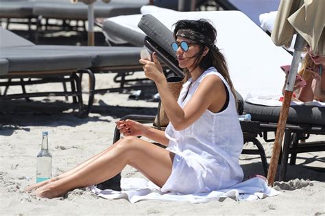 karina jelinek relaxing at the beach in miami 05 17 2018