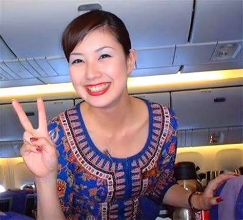airline cabin crew come fly with me singapore airlines fly girl