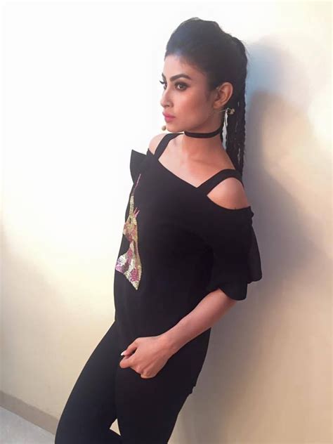 10 Mouni Roy Bollywood Serial Actress Cute Pictures