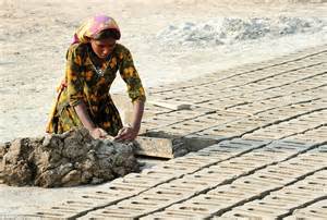 paying  debts  brick  brick  pakistani modern day slaves trapped   lifetime