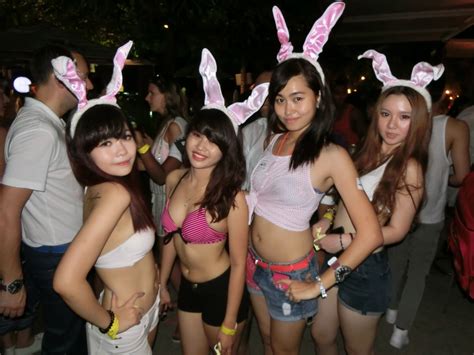 Singapore Bar Girls