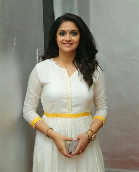 🔥 keerthi suresh hd photos pic for whatsapp dp 2021 photo images