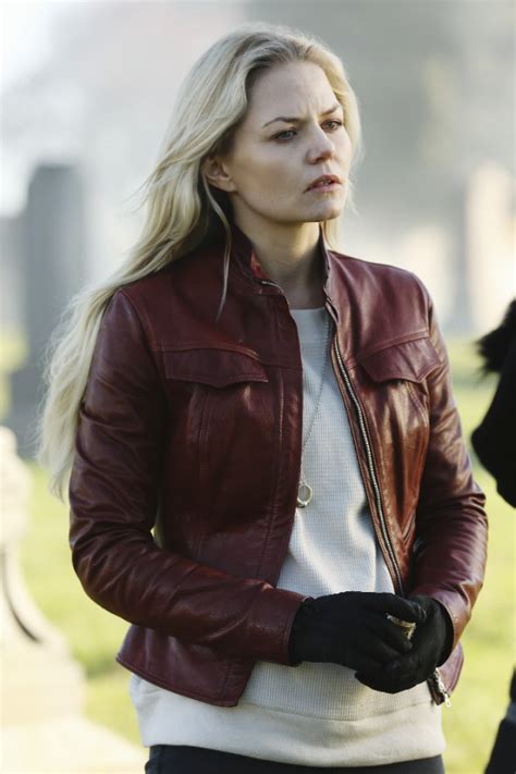 Once Upon A Time Watch A 100th Episode Tease Get Photos From Abc