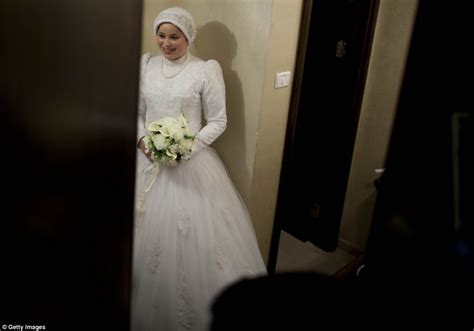 Striking Photos From Ultra Orthodox Wedding In Jerusalem