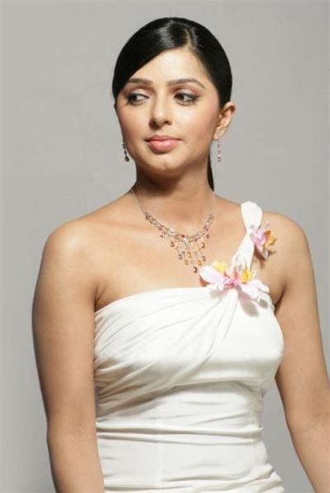 bhumika chawla latest hot photo shoot in white skirt ~ world actress photos bollywood hollywood