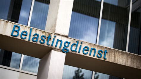 wegwezen bij de belastingdienst trouw