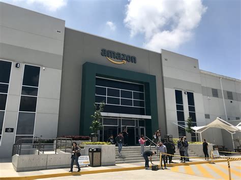 amazon mexico abre el centro de distribucion mas grande de america latina mundo contact