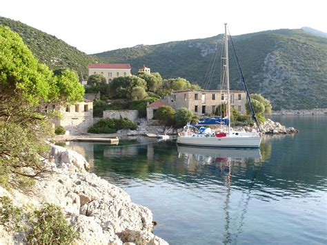 port leone kalamos greece photo  kefali  meganisi greececom