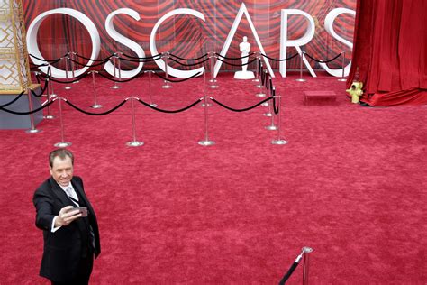 didnt    oscars red carpet curbed la