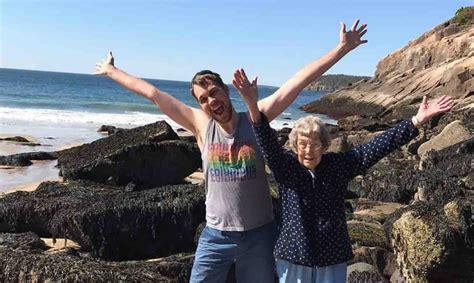 Grandma Confessed Shes Never Seen The Ocean And Her Grandson Took Her