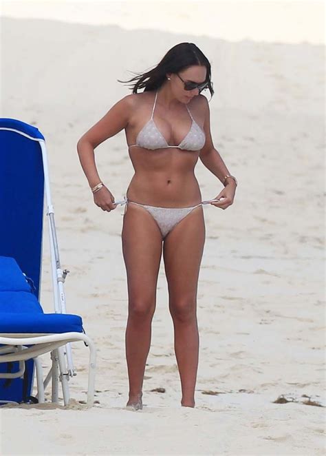 tamara ecclestone hot sexy body with round booty in bikini