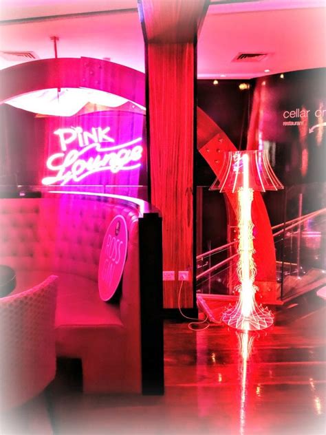 pink lounge   ross hotel champagne luxury moment alwaysstar