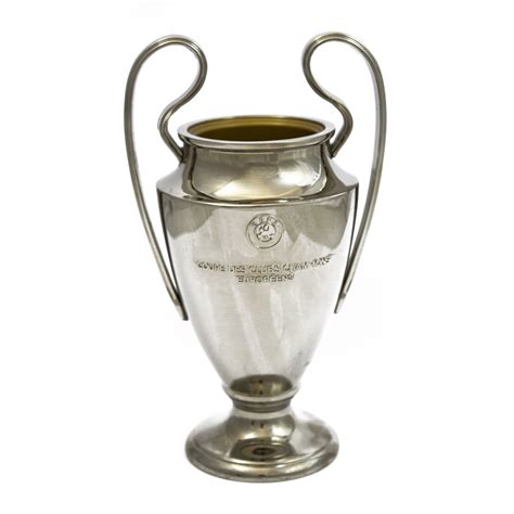 europa league trophy  tronton viral