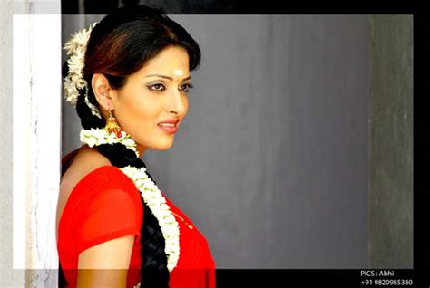 Mallu Actress Suma Guha New Photoshoot Gallery Mallu Joy