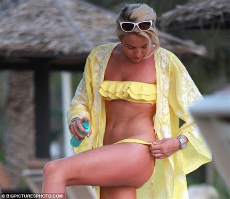 Towie S Lydia Bright Displays Her Incredibly Burnt Bikini Body On