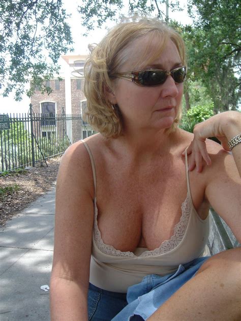 amateur old granny cleavage