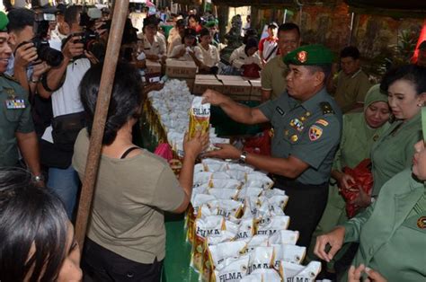 kodam ix udayana menggelar sembako murah