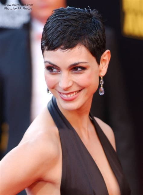 morena baccarin s practical and very short haircut for when you are in a hurry