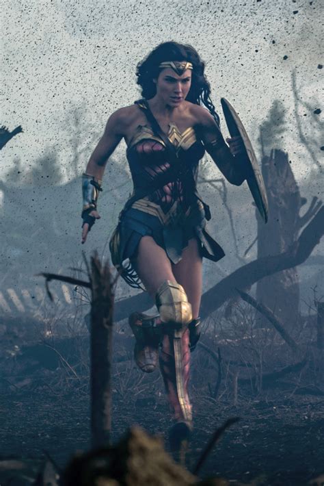 here s how to be wonder woman as your halloween costume
