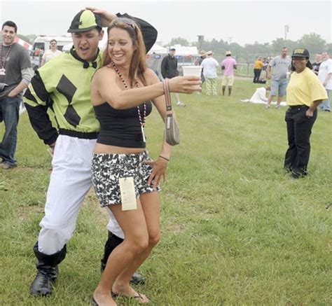 the drunken mayhem of the preakness infield 25 pics picture 12