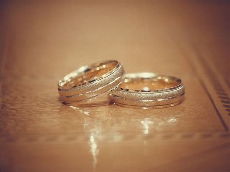 cosas  debes saber sobre tus anillos de matrimonio bodascommx
