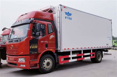 diesel fuel type refrigerated truck container heavy cargo truck