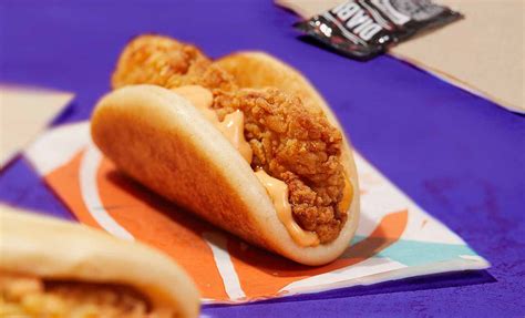 taco bell  offering  tacos  celebrate upcoming taco moon peoplecom