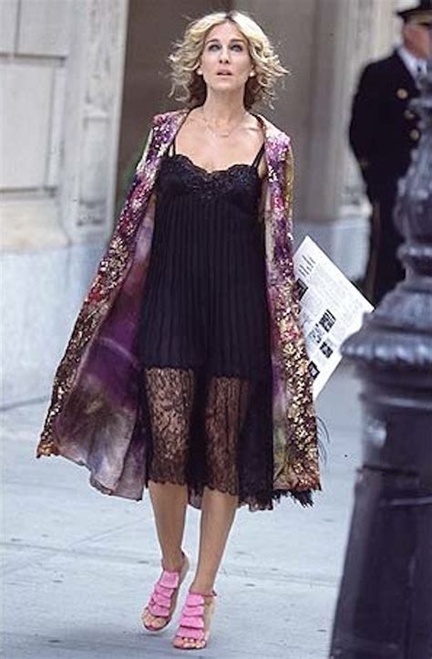 The 36 Most Memorable Carrie Bradshaw Outfits On Sex And The City