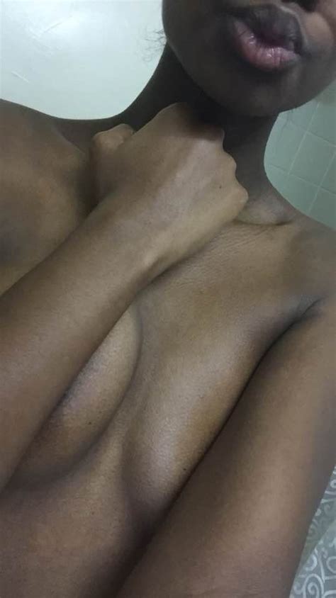 nellyveemusic uploaded her naked on snapchat after she 18 shesfreaky