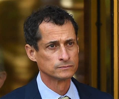 anthony weiner made to register as sex offender