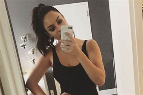 chloe morello instagram bloggers selfie goes viral for funny reason can you see why daily star