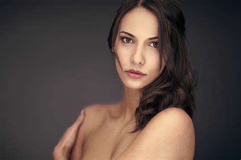 Women Model Brunette Brown Eyes Bare Shoulders Looking At Viewer