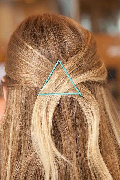 7 Cool Ways To Wear Bobby Pins Whitney Port