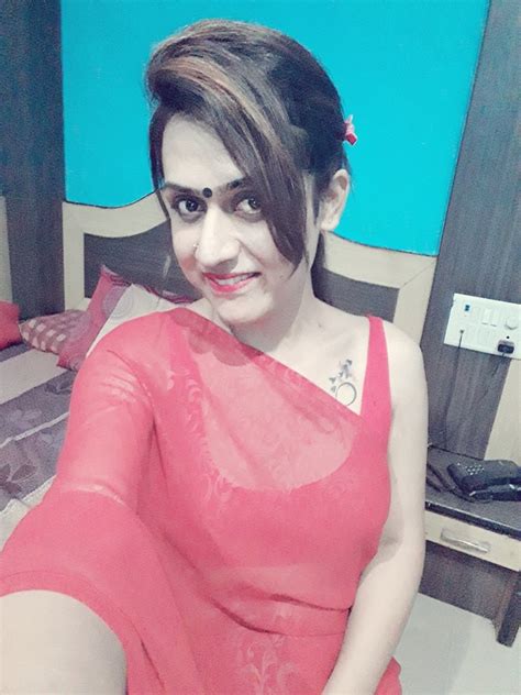 disha dey indian transsexual escort in new delhi
