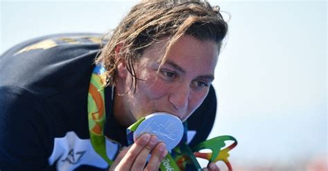 ben aquilas blog italian olympic swimmer dedicated medal   girlfried