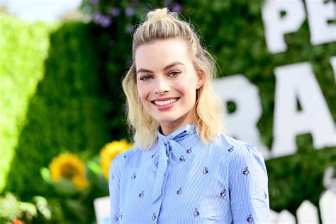 margot robbie is reportedly set to star in a pirates of the caribbean