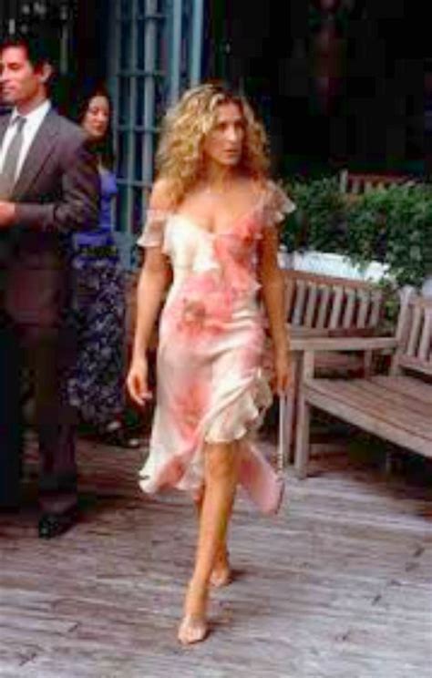 pin on carrie bradshaw best outfits