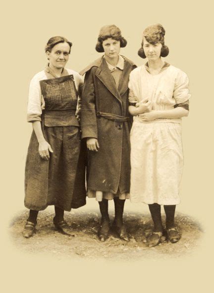 female workers 1920s women 1920 women fashion