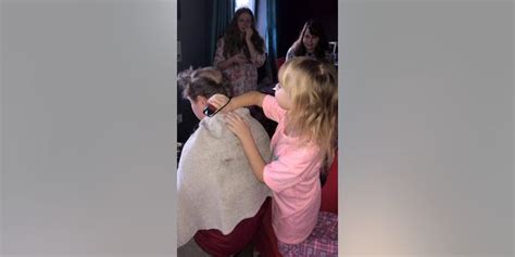 Brother Lets Little Sister Diagnosed With Cancer Shave His Head Fox News