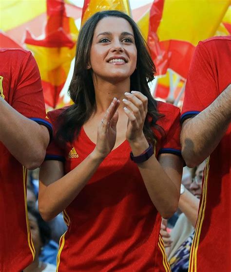 Image Result For Female Spanish Soccer Fans Soccer Fans